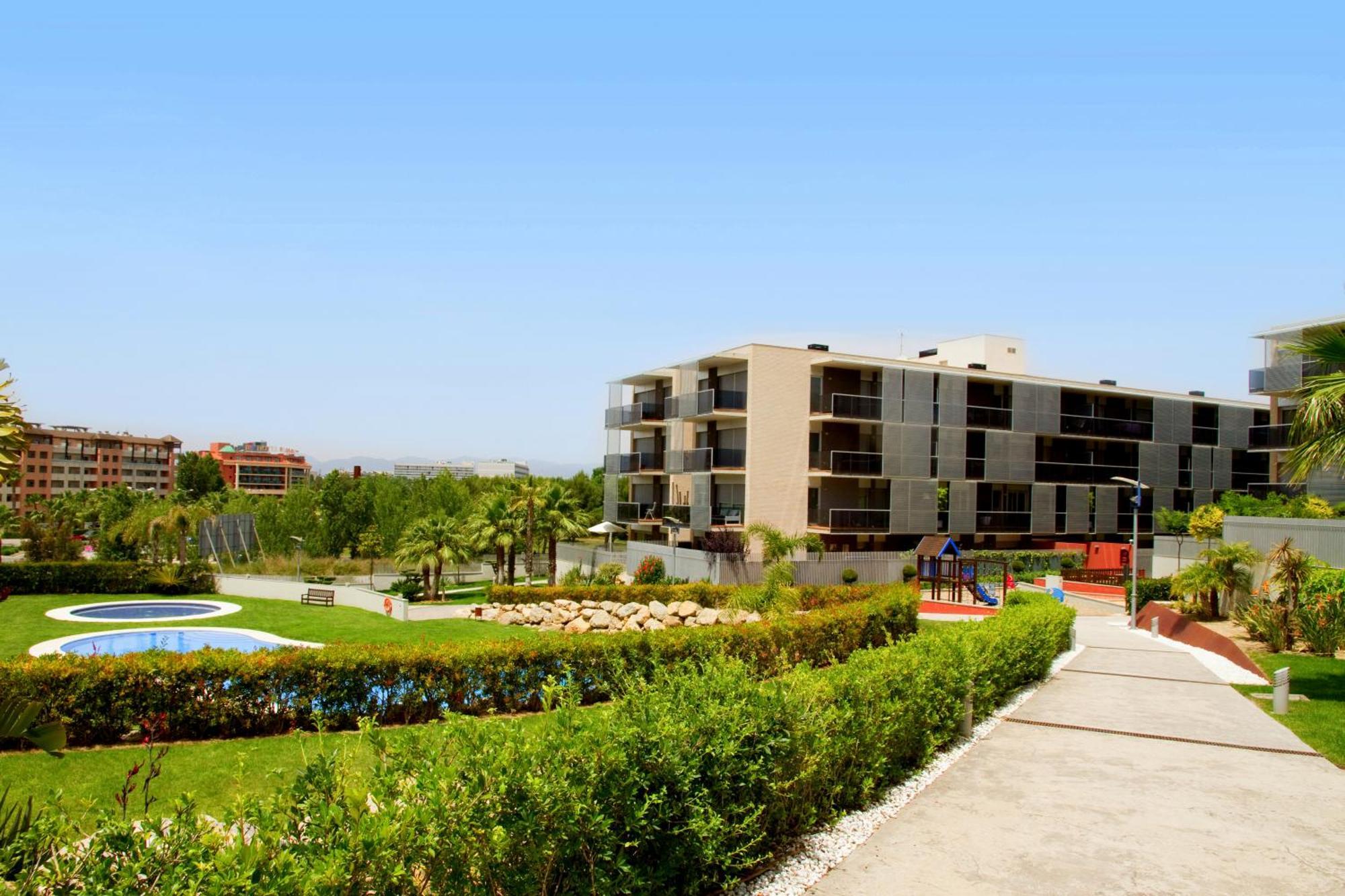 Rentalmar Paradise Families Only Con Parking Salou Eksteriør billede