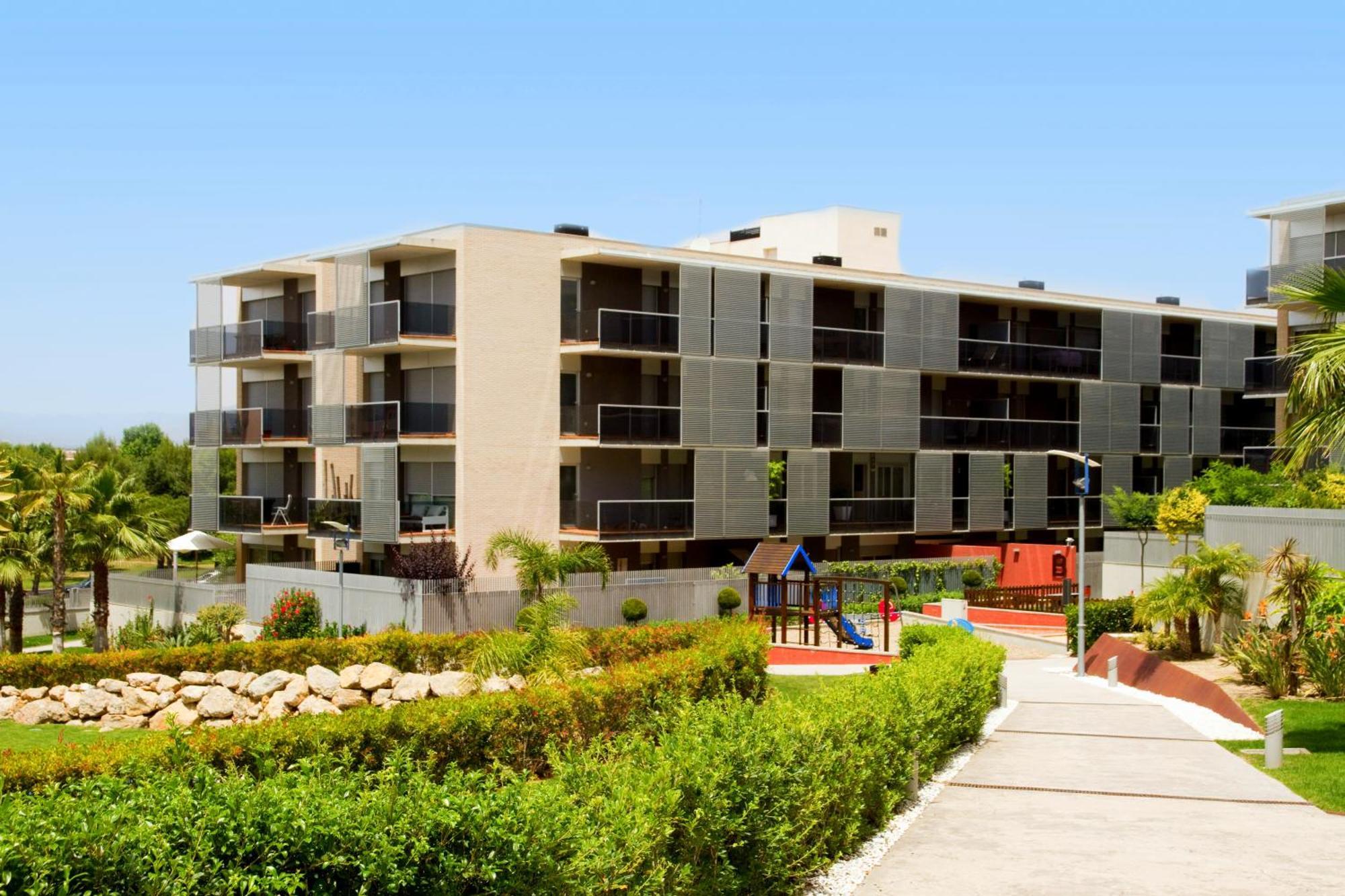 Rentalmar Paradise Families Only Con Parking Salou Eksteriør billede
